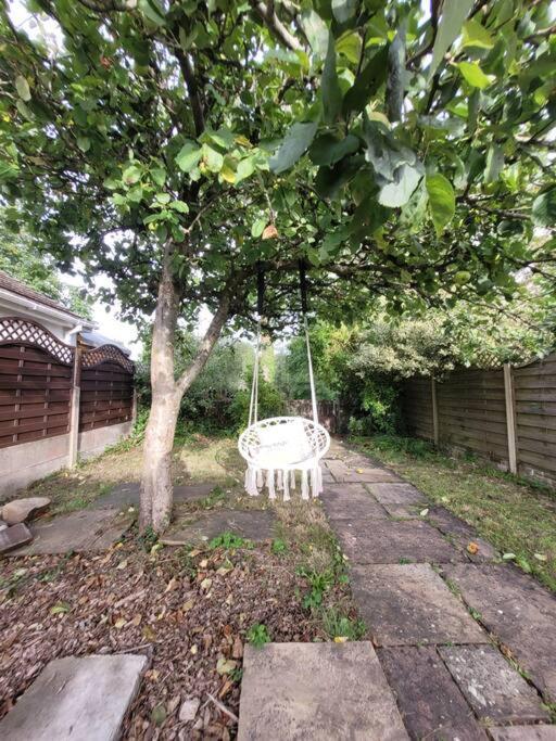 Riverside Bungalow - Direct River Access! Ystradgynlais Esterno foto