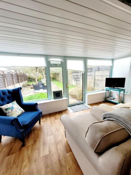 Riverside Bungalow - Direct River Access! Ystradgynlais Esterno foto