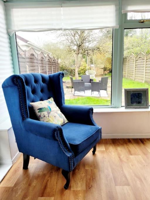 Riverside Bungalow - Direct River Access! Ystradgynlais Esterno foto